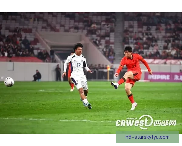 向余望李新翔连扳两球国足逼平泰国